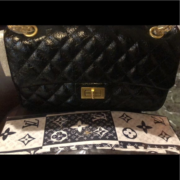 Handbags - Gorgeous black bag🖤